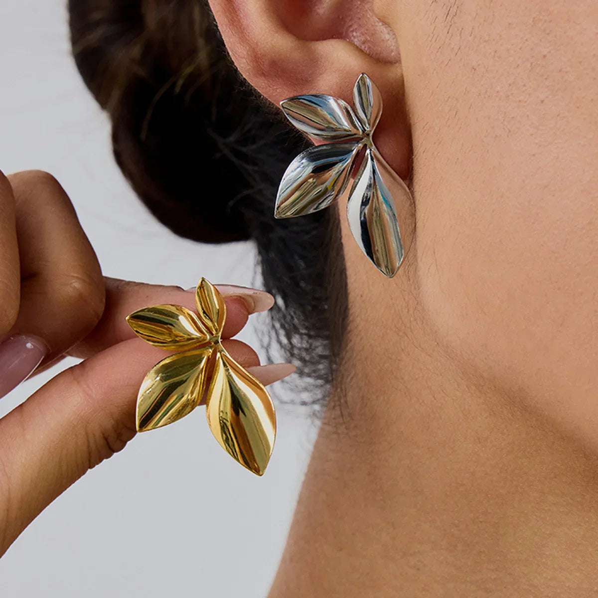 [ElanLuxe]Velle Gold Petal Earrings