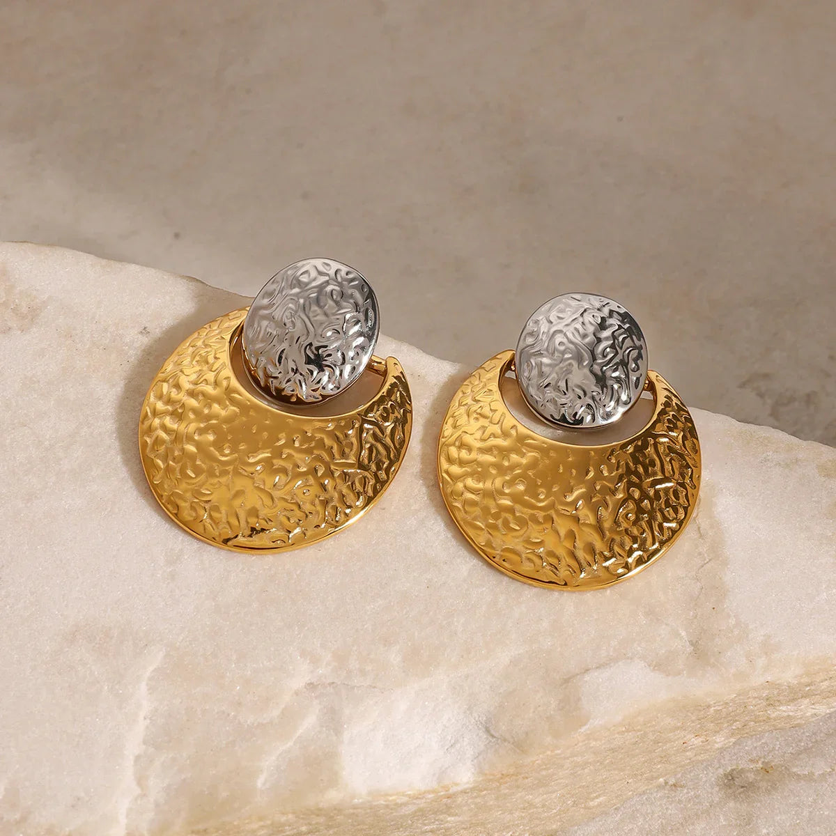 [ElanLuxe]Shelly Two Tone Crescent Earrings