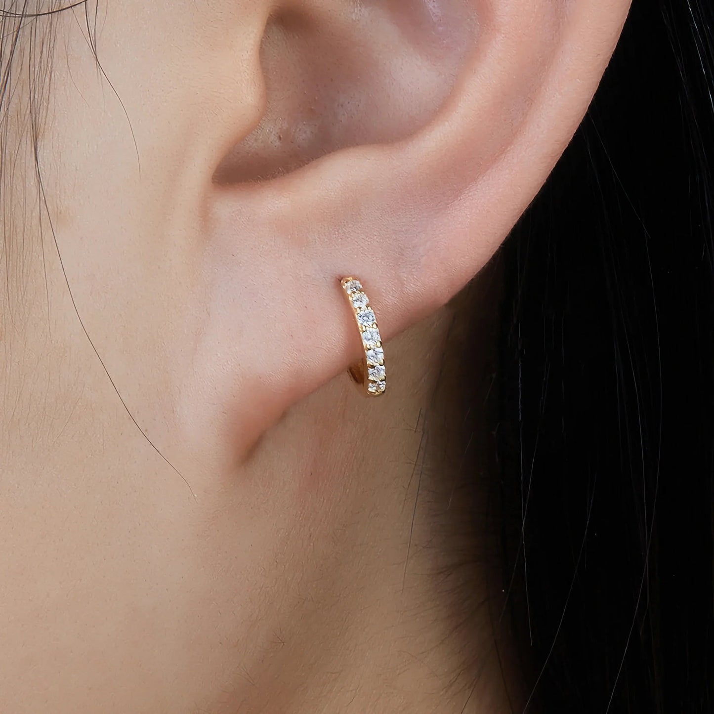[ElanLuxe]Alexandria Huggie Earrings
