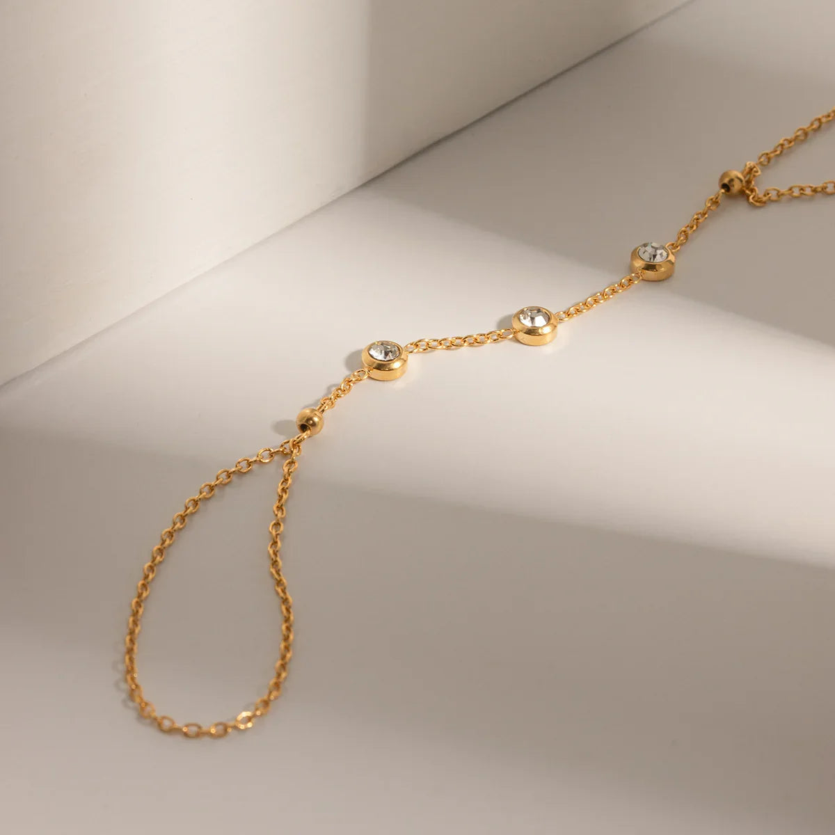 [ElanLuxe]Leona Diamond Hand Chain