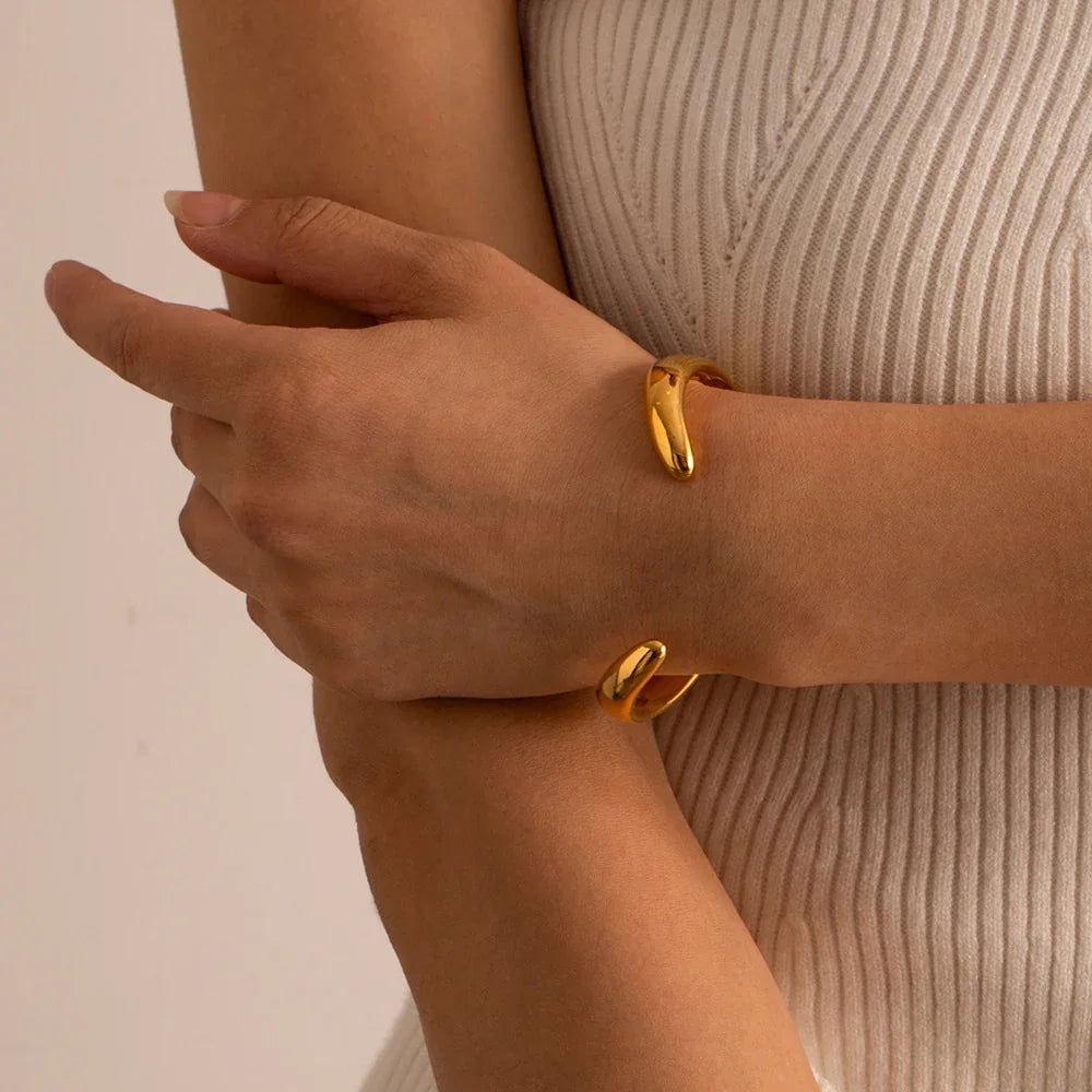 [ElanLuxe]Audrina Contemporary Gold Bangle