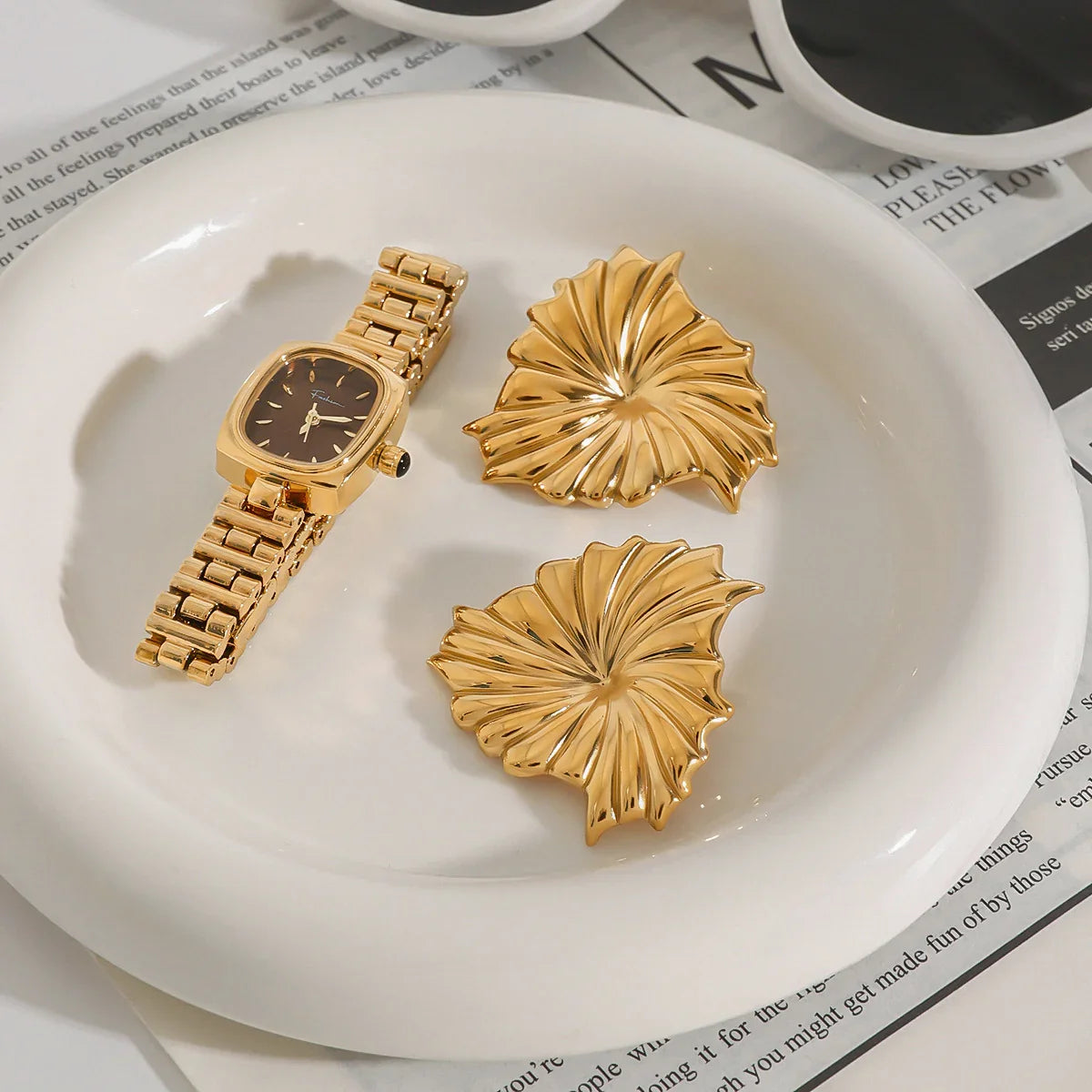 [ElanLuxe]Rafaela Sculpted Petal Gold Earrings
