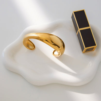 [ElanLuxe]Jessa Sculpted Gold Bangle