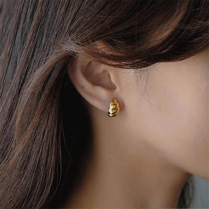 [ElanLuxe]Croissant Huggie Earrings
