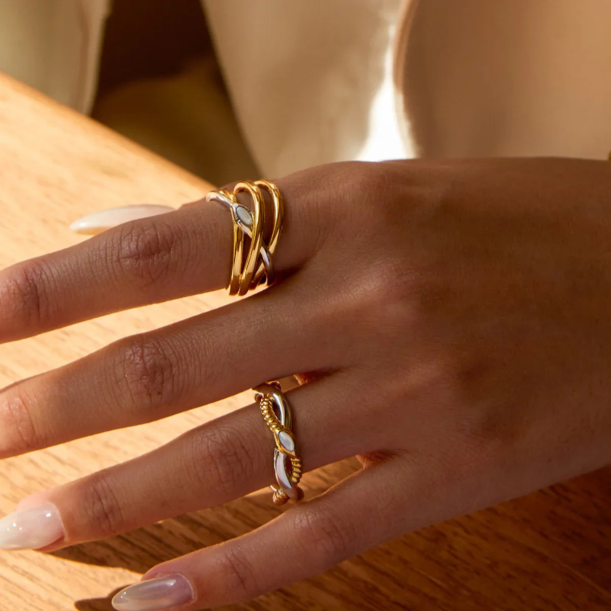 [ElanLuxe]Nerisse Two-Tone Twist Ring