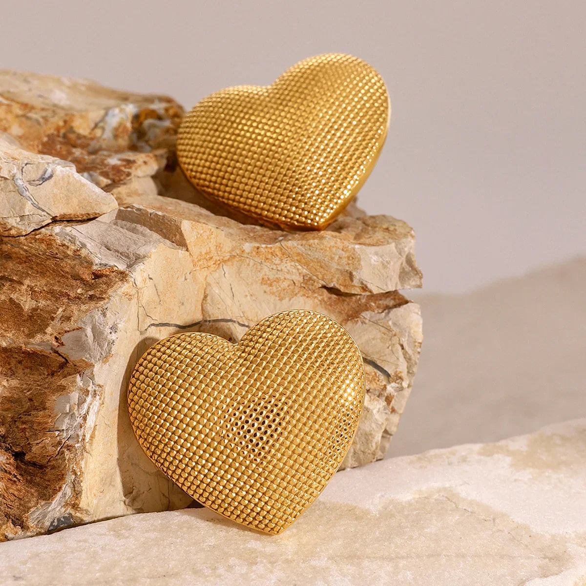 [ElanLuxe]Cecelia Textured Heart Earrings