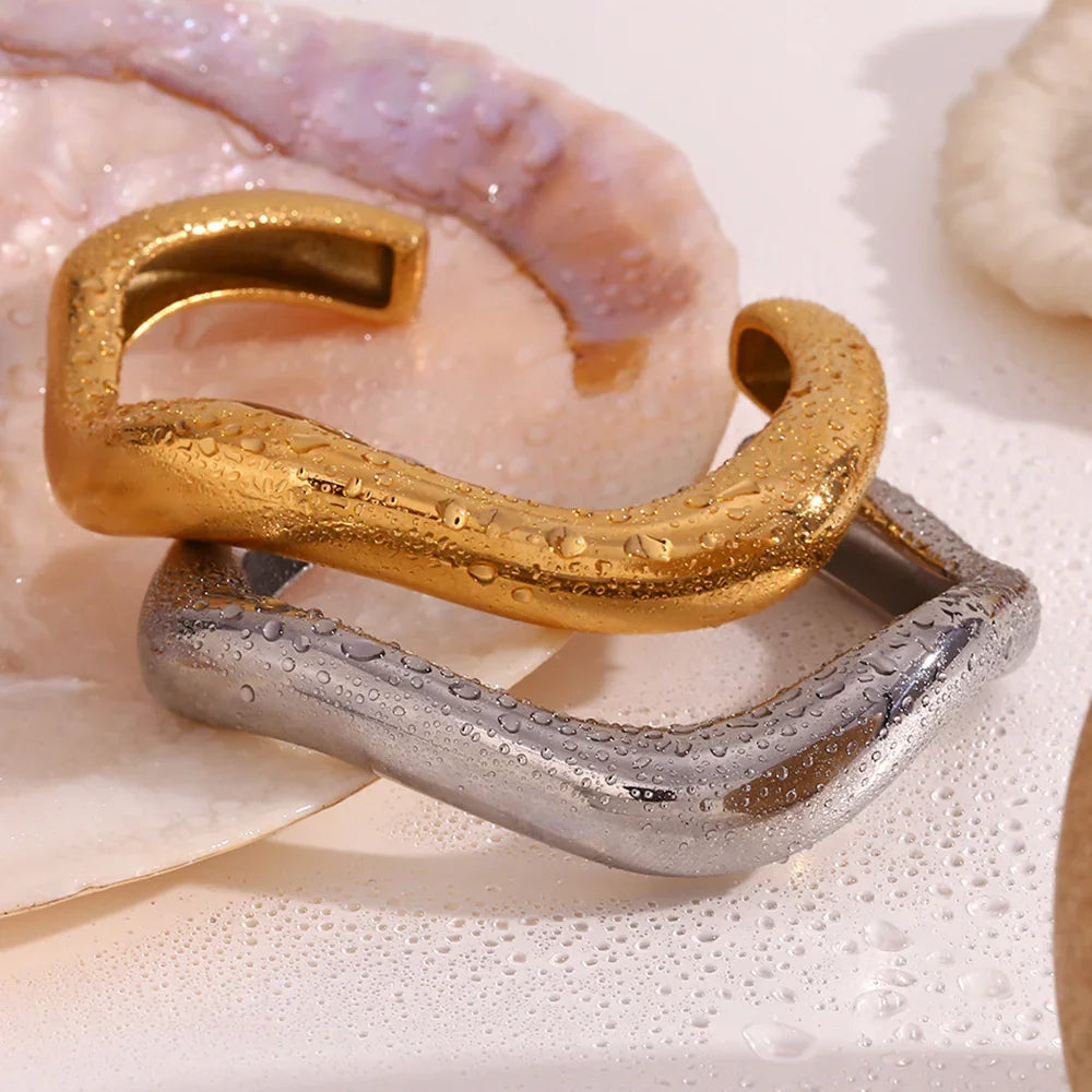 [ElanLuxe]Zaria Asymmetrical Gold Bangle
