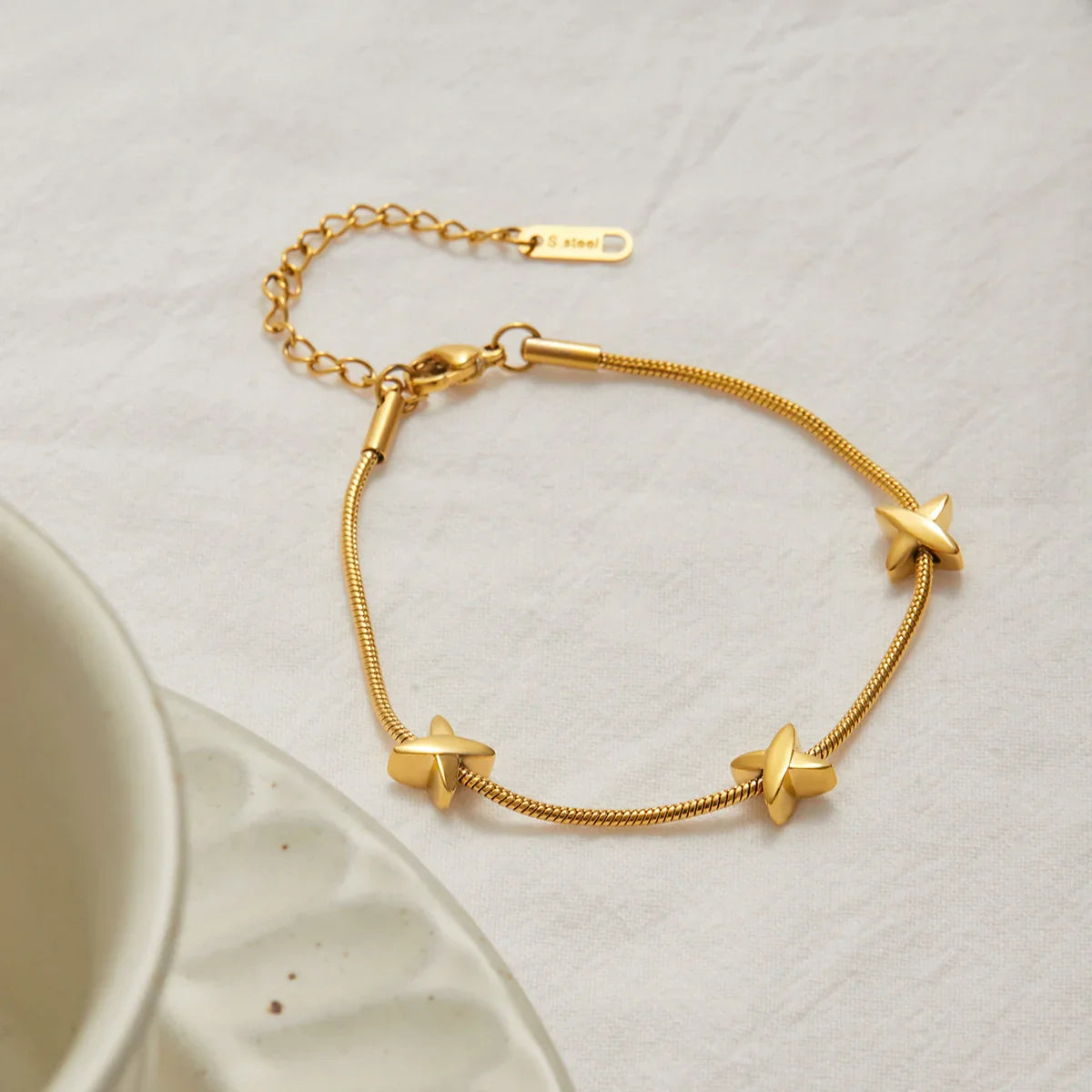 [ElanLuxe]Brienne Diamond Cross Herringbone Bracelet