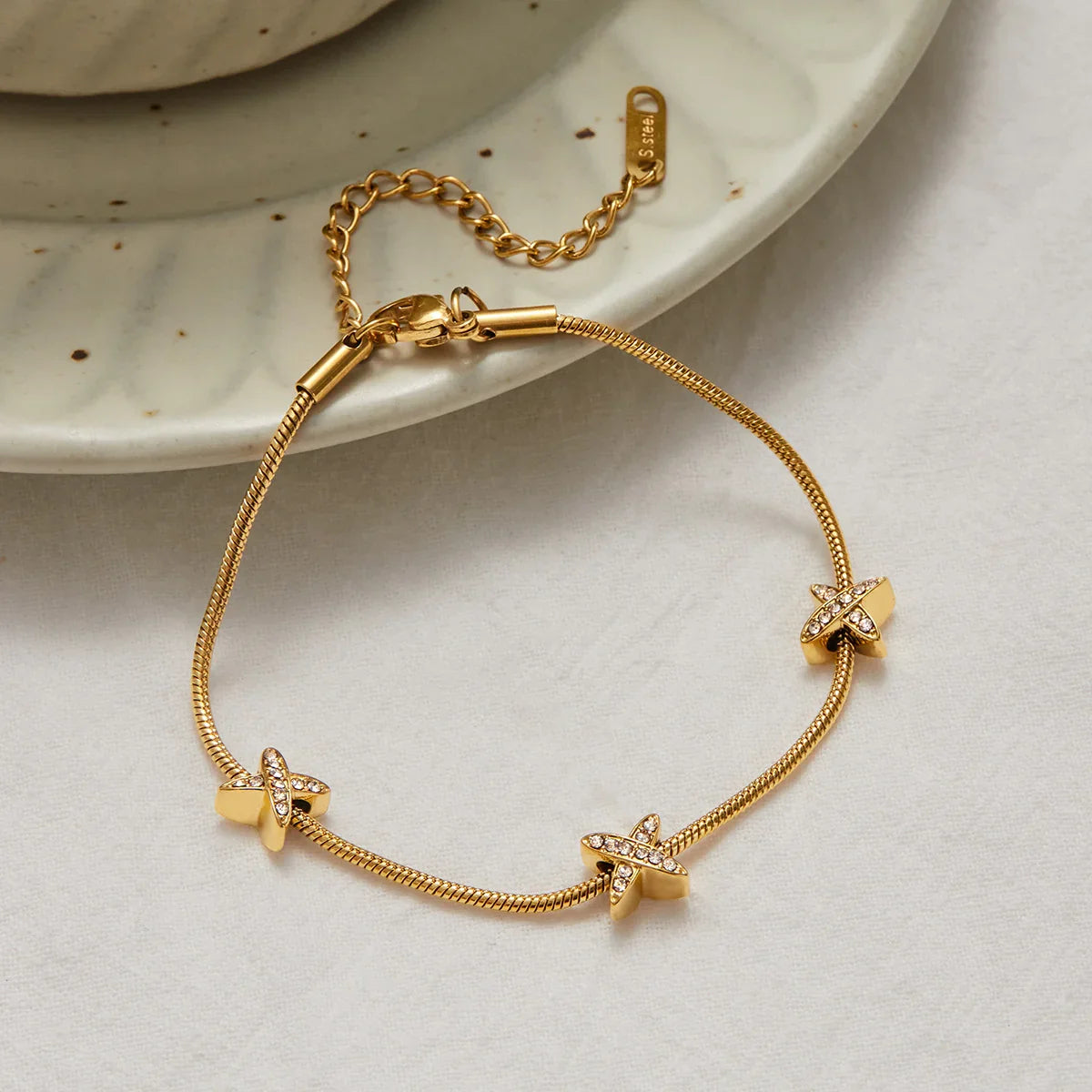 [ElanLuxe]Brienne Diamond Cross Herringbone Bracelet