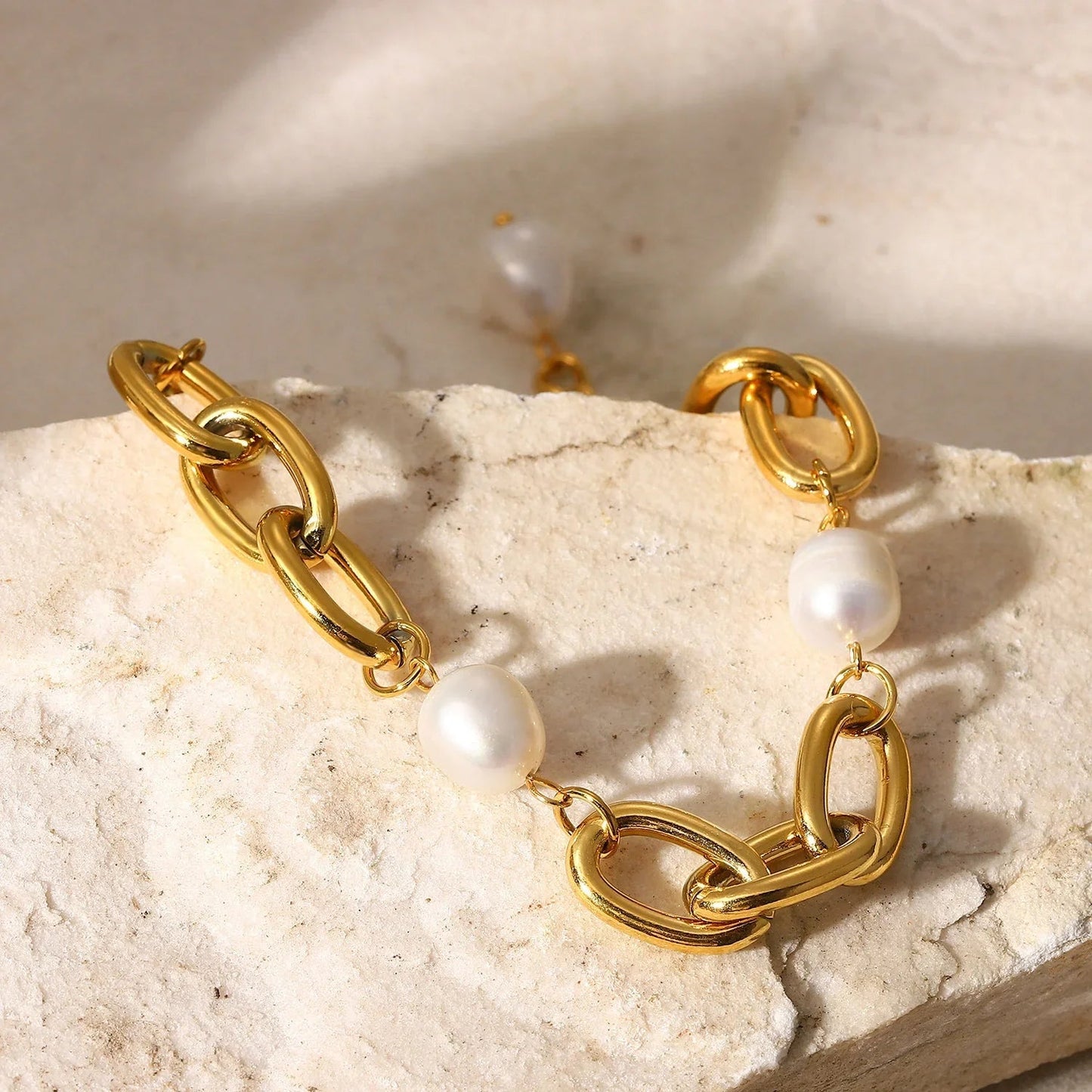 [ElanLuxe]Ysabel Chunky Freshwater Pearl Bracelet
