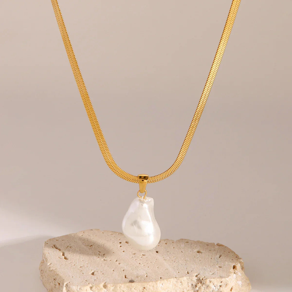 [ElanLuxe]Glorietta Herringbone Pearl Necklace