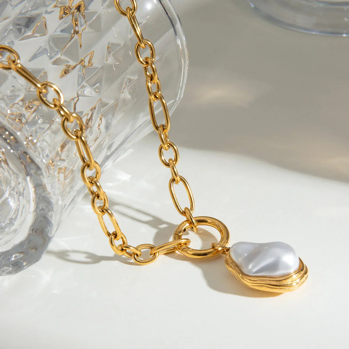 [ElanLuxe]Shelby Mother Of Pearl Pendant