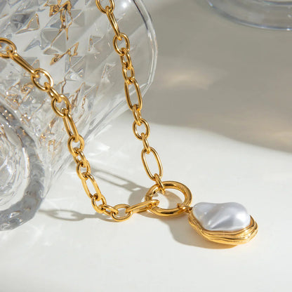[ElanLuxe]Shelby Mother Of Pearl Pendant