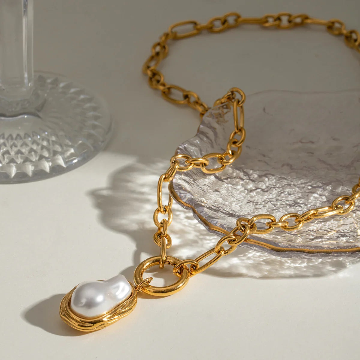 [ElanLuxe]Shelby Mother Of Pearl Pendant