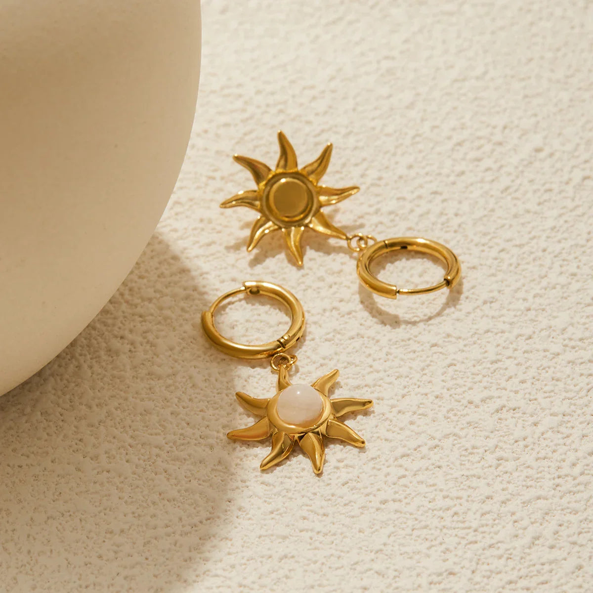 [ElanLuxe]Helia Sun-shaped Moonstone Earrings