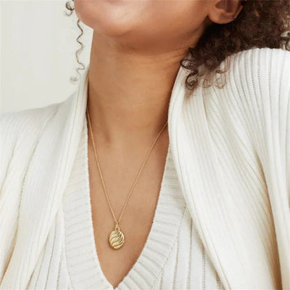 [ElanLuxe]Linda Gold Croissant Necklace