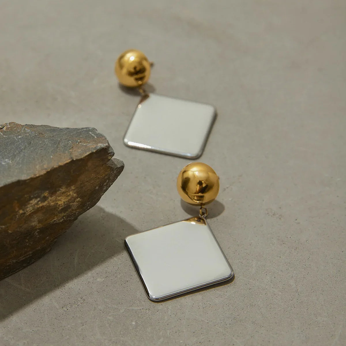 [ElanLuxe]Kelly Geometric Drop Earrings