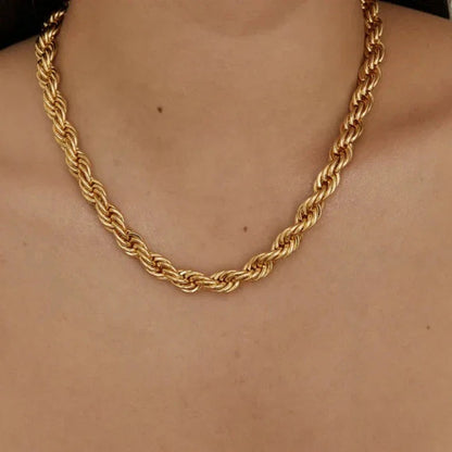 [ElanLuxe]Mila Golden Twist Necklace