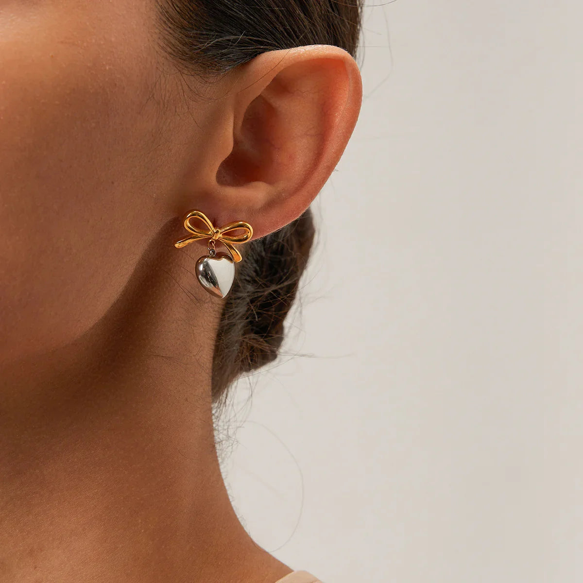 [ElanLuxe]Rowanne Two Tone French Knot Heart Earrings