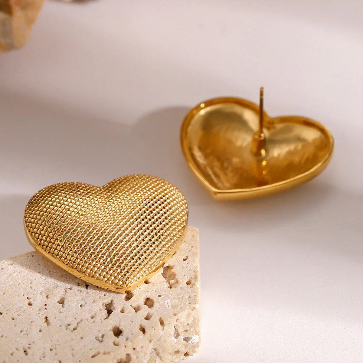 [ElanLuxe]Cecelia Textured Heart Earrings