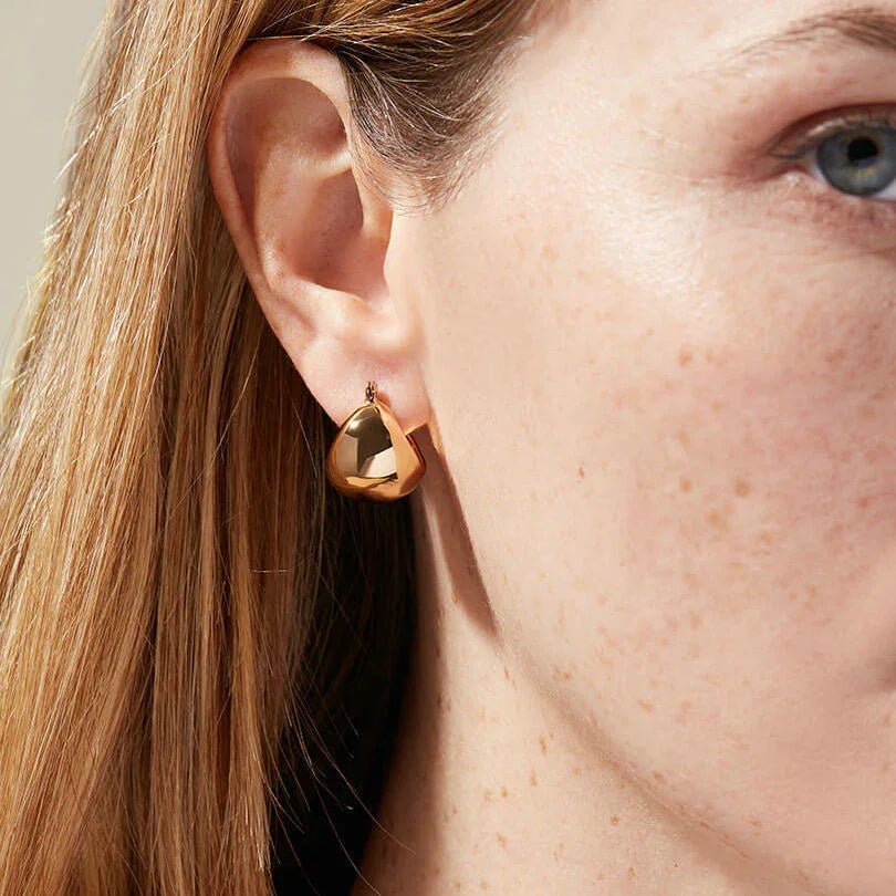 [ElanLuxe]Sunna Gold Huggie Earrings