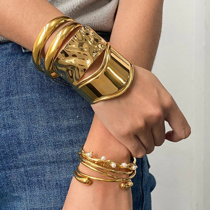 [ElanLuxe]Izza Smooth Gold Cuff