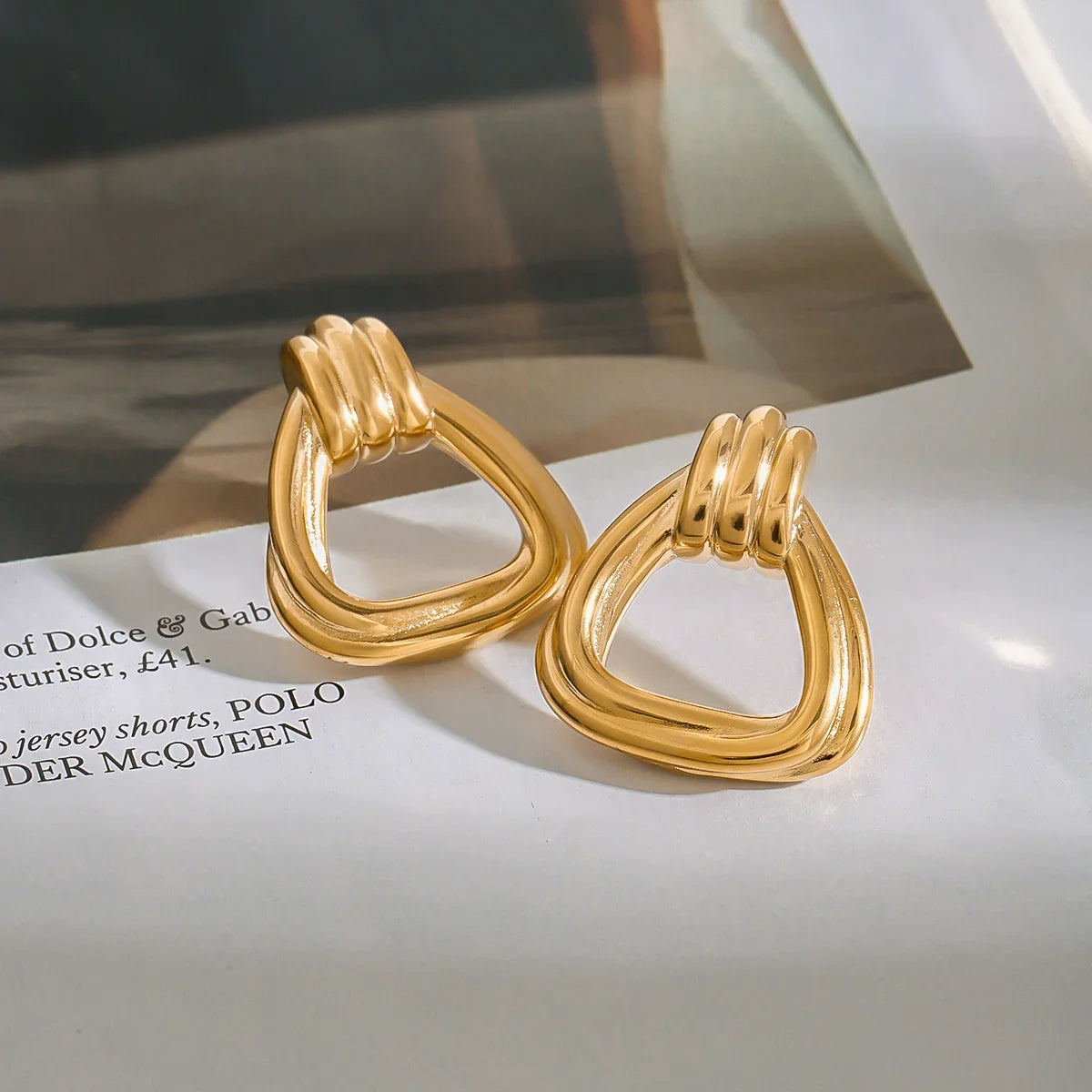 [ElanLuxe]Doris Knot Charm Gold Earrings