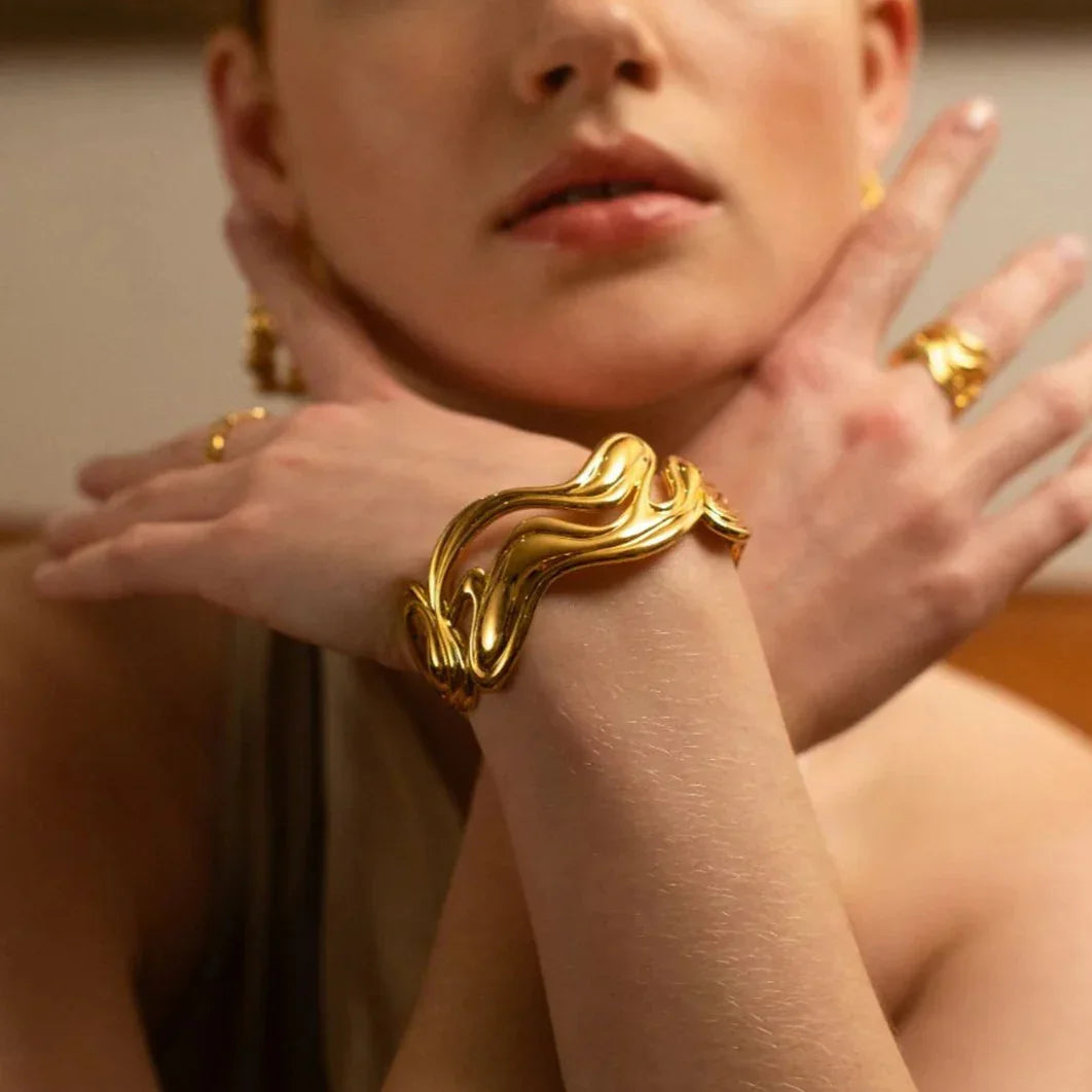 [ElanLuxe]Anissa Wavy Gold Bracelet