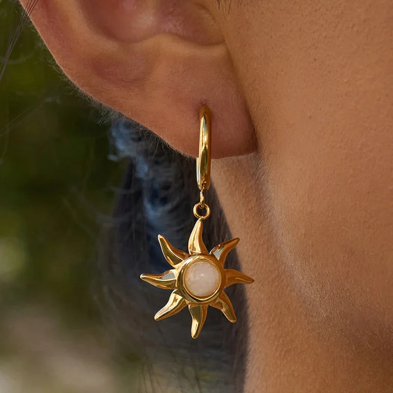 [ElanLuxe]Helia Sun-shaped Moonstone Earrings