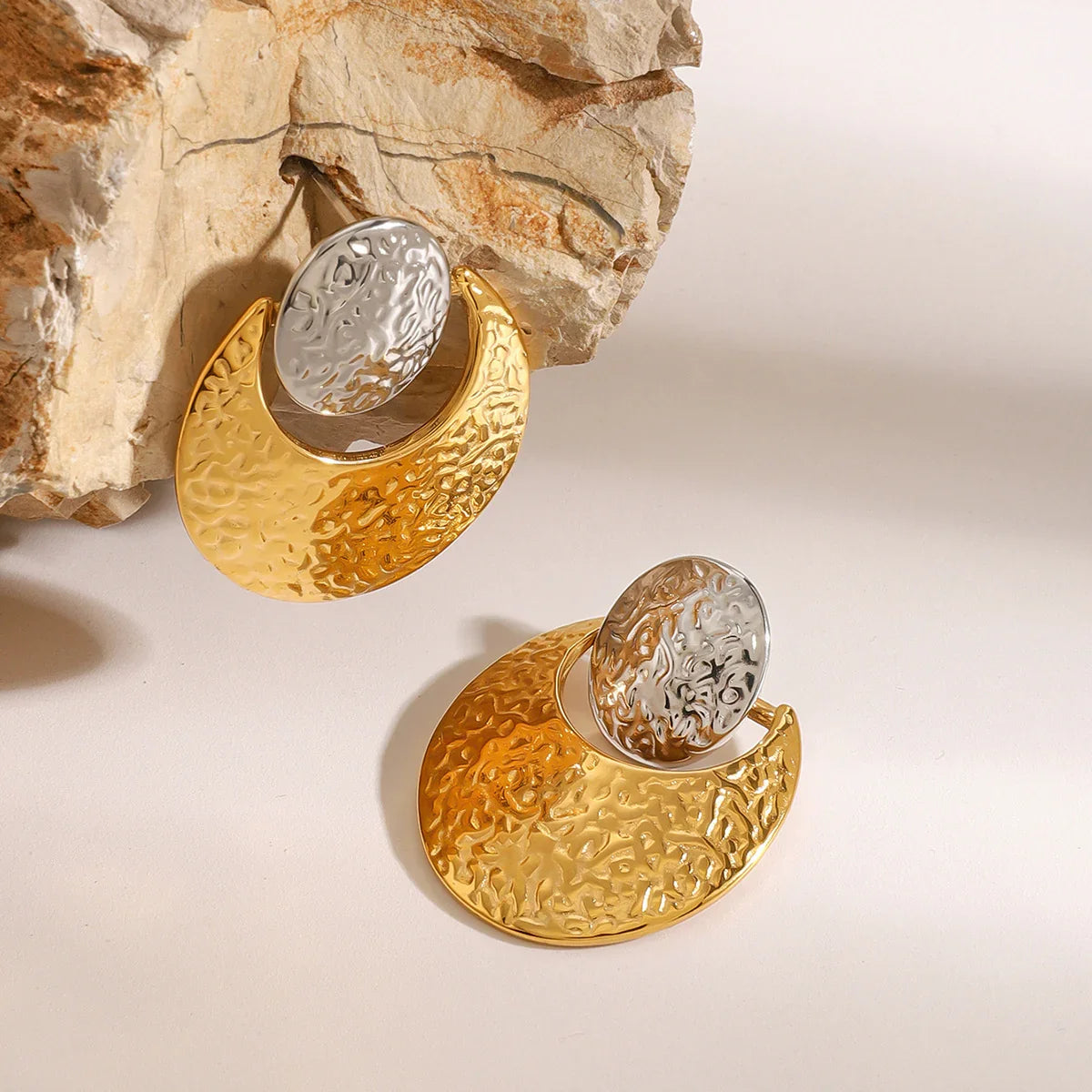 [ElanLuxe]Shelly Two Tone Crescent Earrings