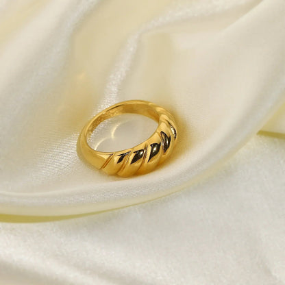 [ElanLuxe]Amaia Gold Croissant Ring