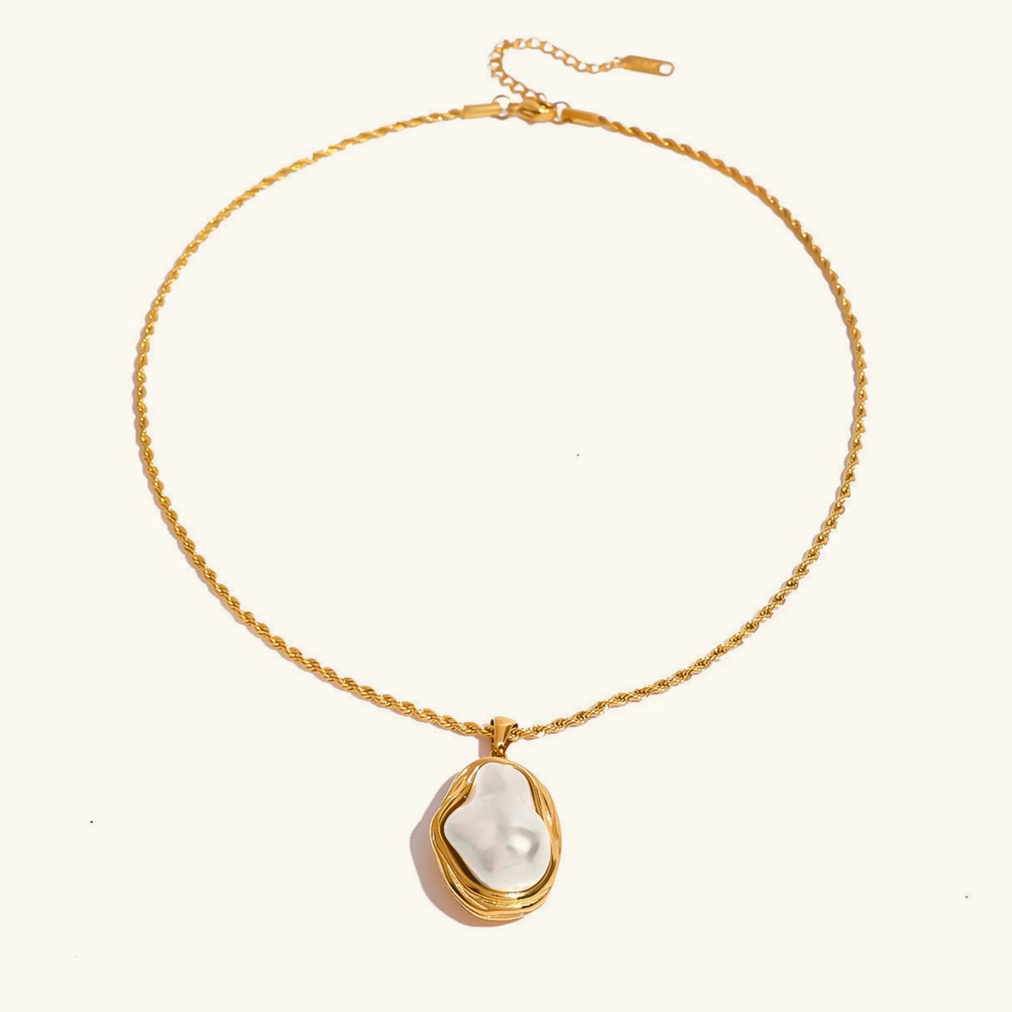 [ElanLuxe]Carly Mother Of Pearl Pendant