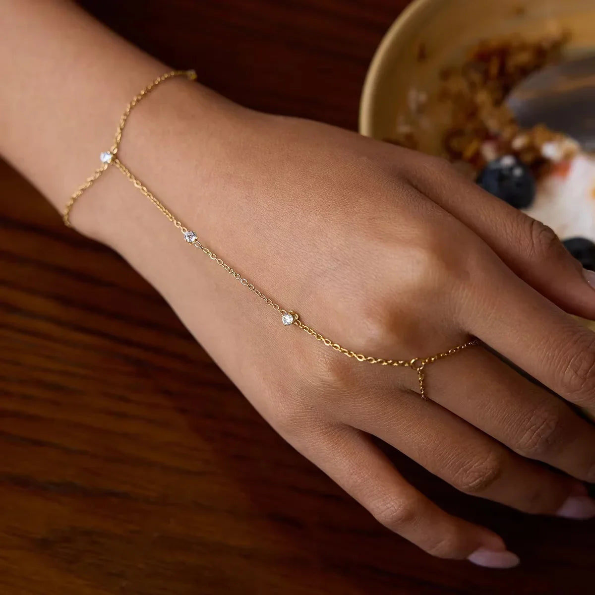 [ElanLuxe]Cressida Diamond Hand Chain
