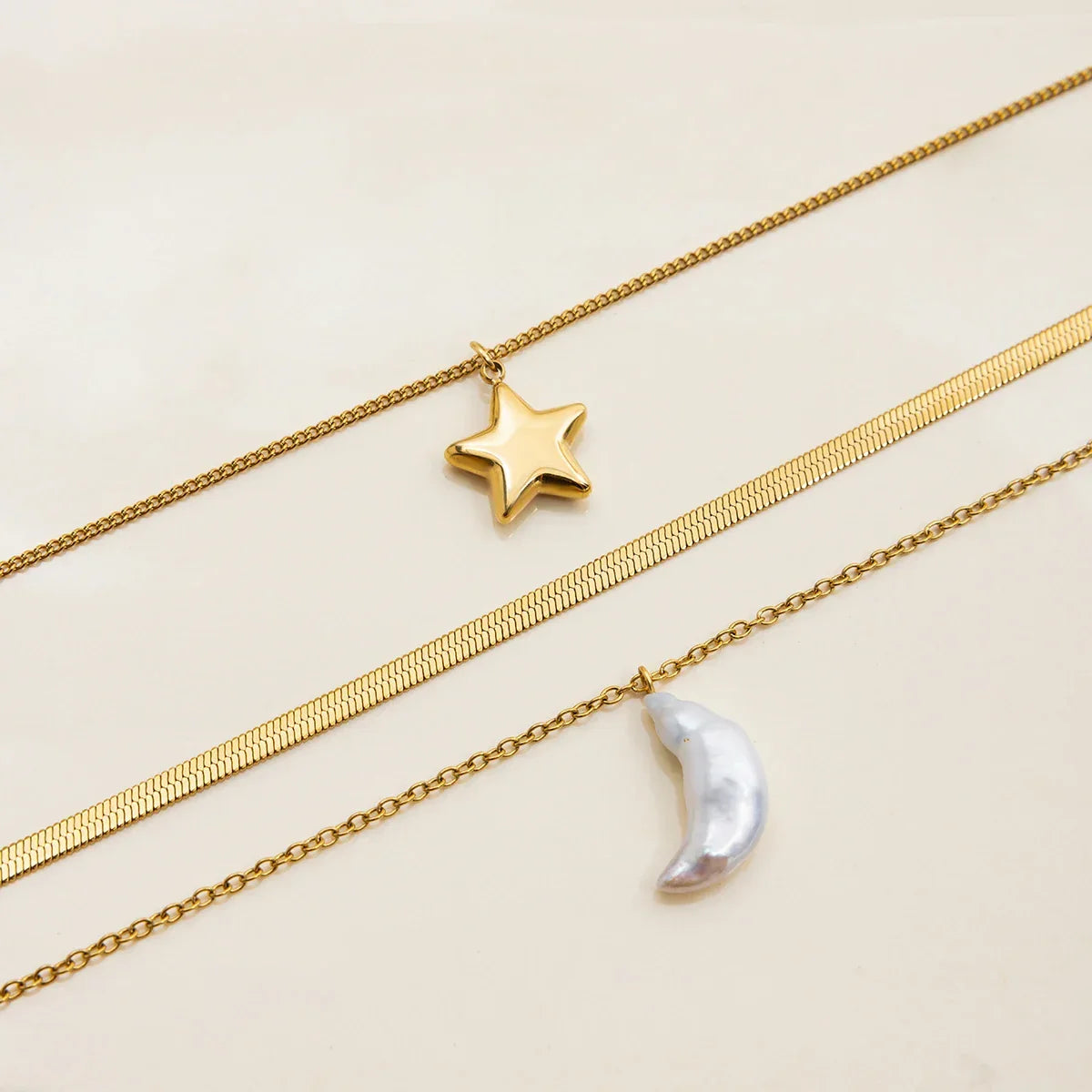 [ElanLuxe]Cirra Sun & Moon Layered Gold Necklace