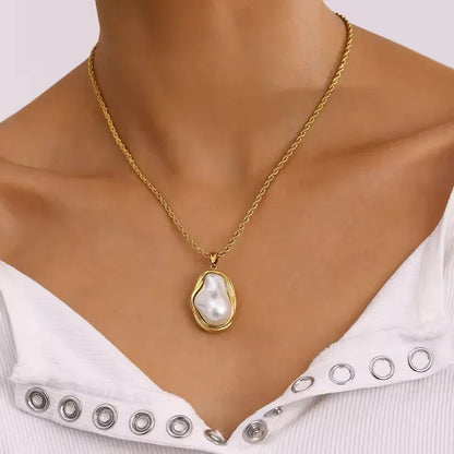 [ElanLuxe]Carly Mother Of Pearl Pendant