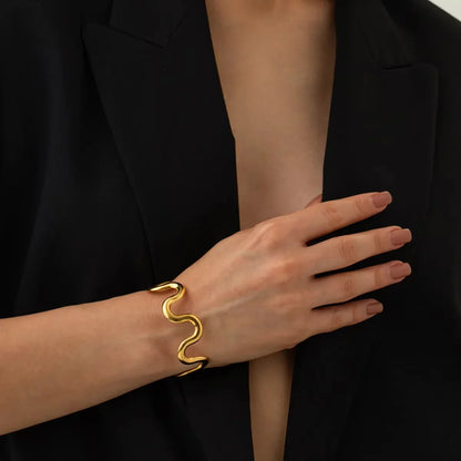 [ElanLuxe]Senna Twisted Gold Bangle