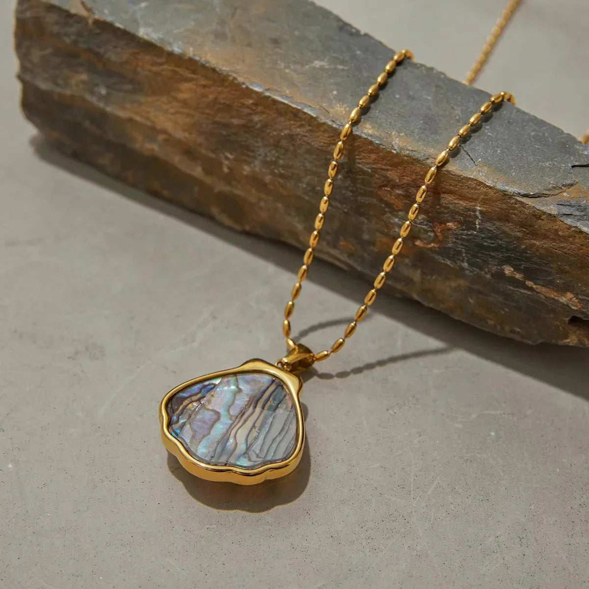[ElanLuxe]Nixie Gold Seashell Pendant