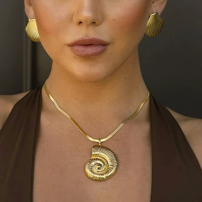 [ElanLuxe]Cascadia Nautilus Gold Necklace