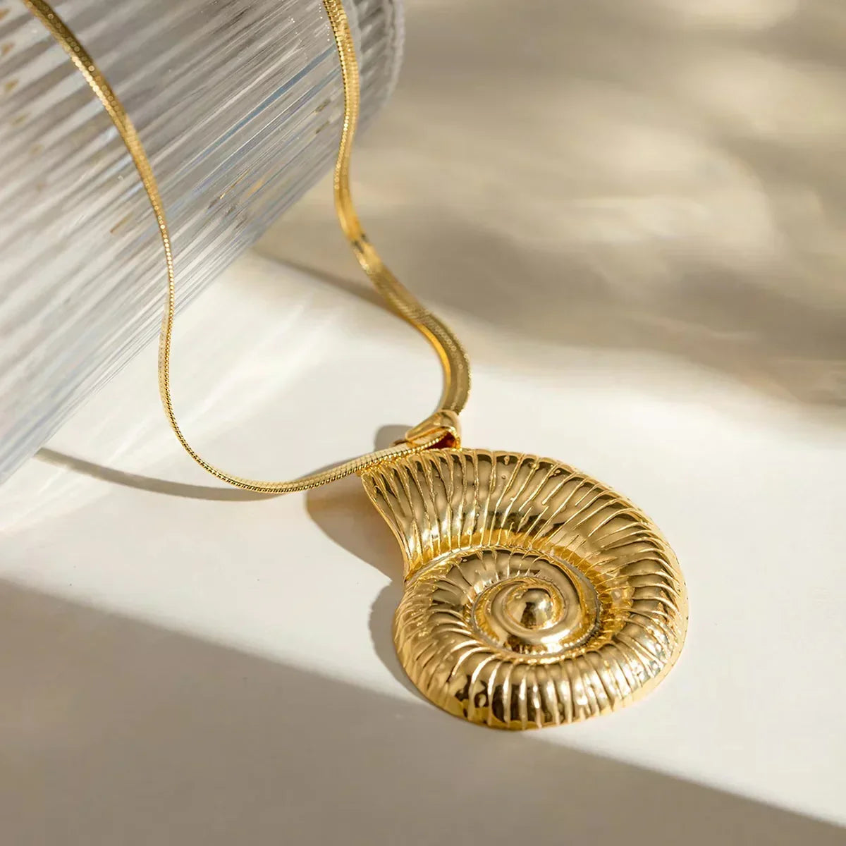 [ElanLuxe]Cascadia Nautilus Gold Necklace