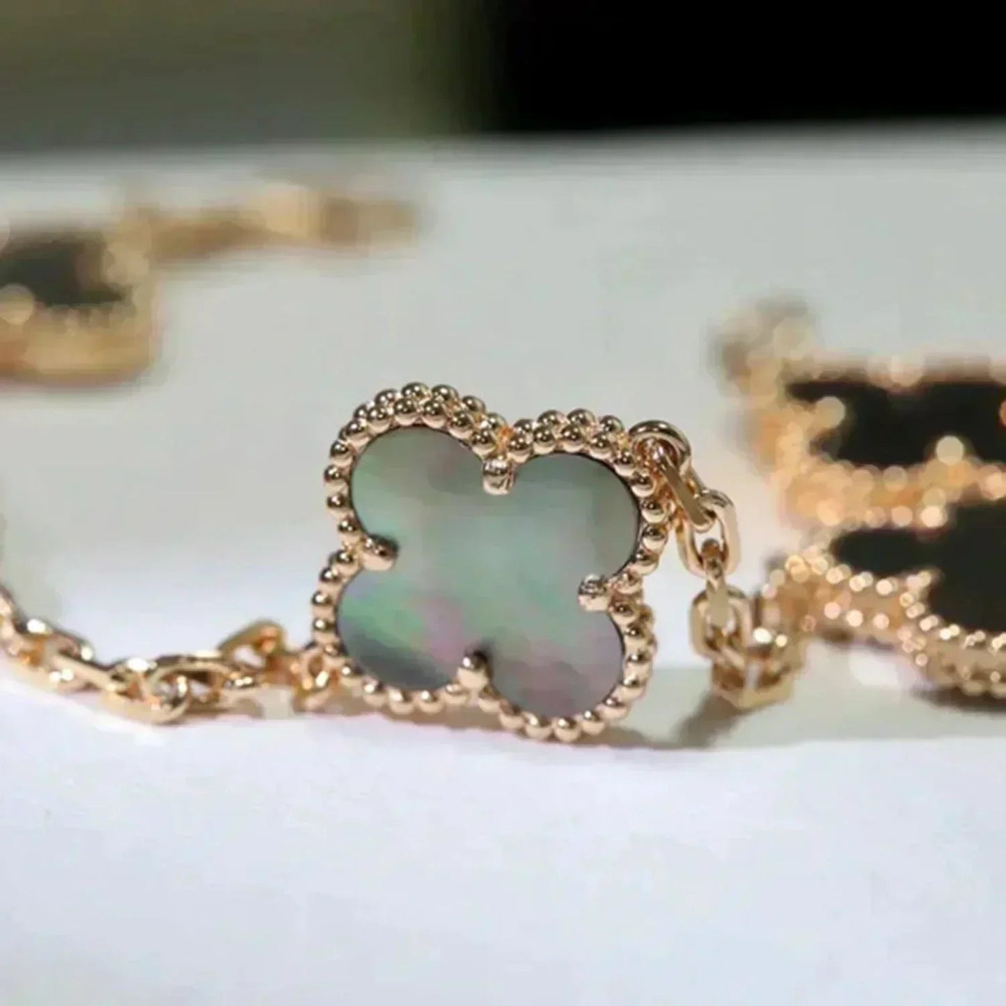 [ElanLuxe Jewelry] CLOVER 5 MOTIF GRAY MOP BRACELET COLLECTION