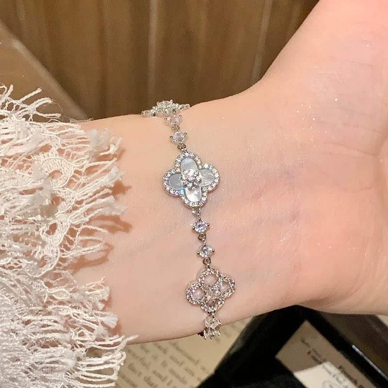 [ElanLuxe Jewelry]CLOVER 5 MOTIF PINK BLUE RED WHITE BRACELET