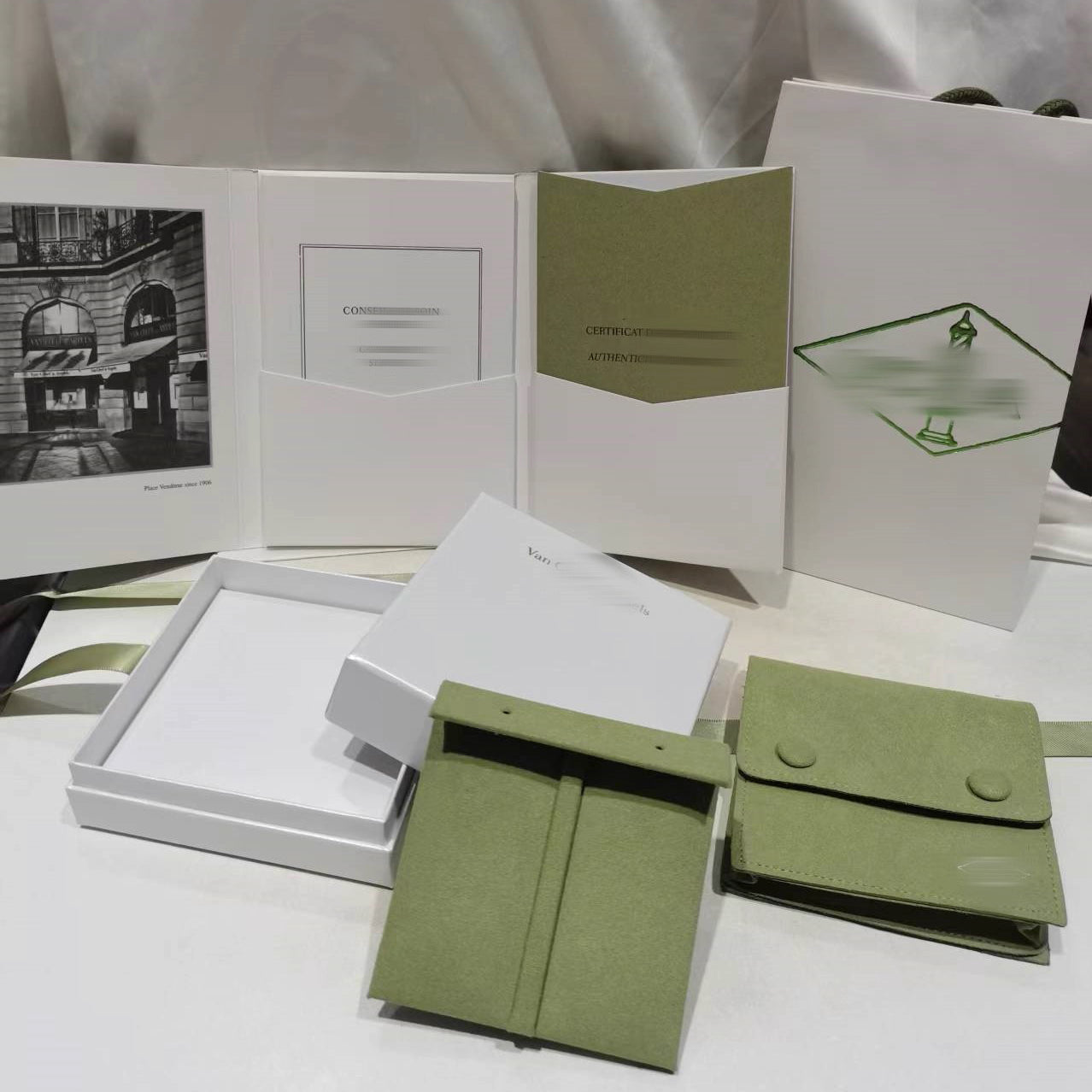 [ElanLuxe Jewelry] VA CLOVER BOX GIFT BAG