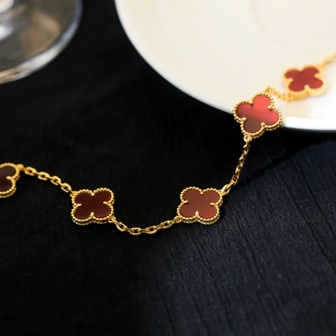 [ElanLuxe Jewelry]CLOVER 5 MOTIFS RED AGATE  BRACELET