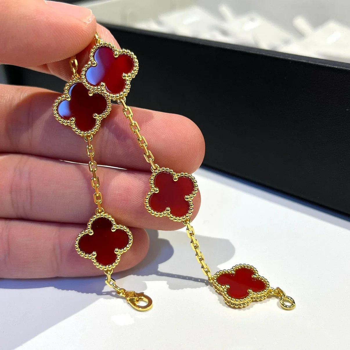 [ElanLuxe Jewelry] CLOVER 5 MOTIF RED CORNELIAN BRACELET COLLECTION