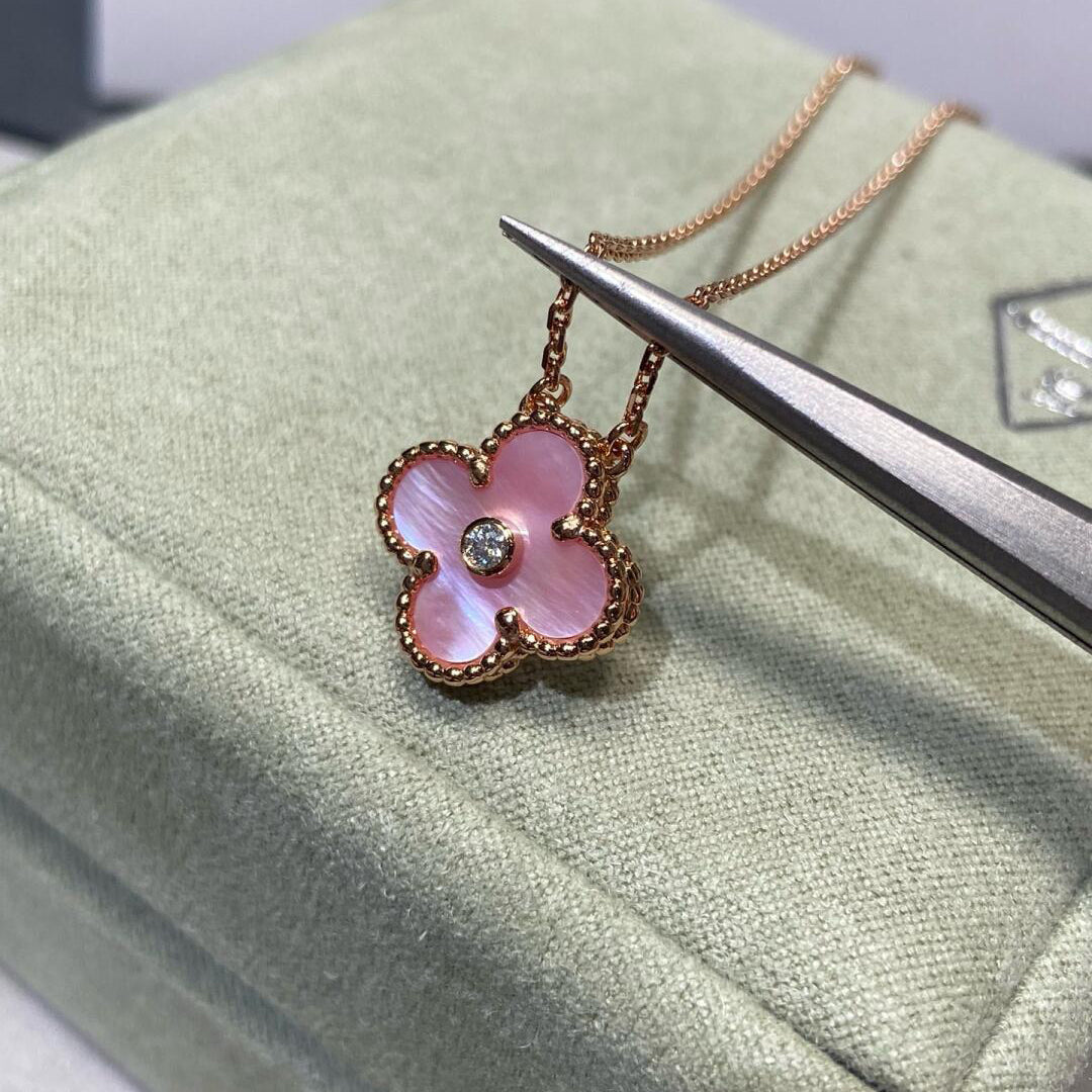 [ElanLuxe Jewelry]CLOVER 15MM DIAMOND PINK MOP NECKLACE