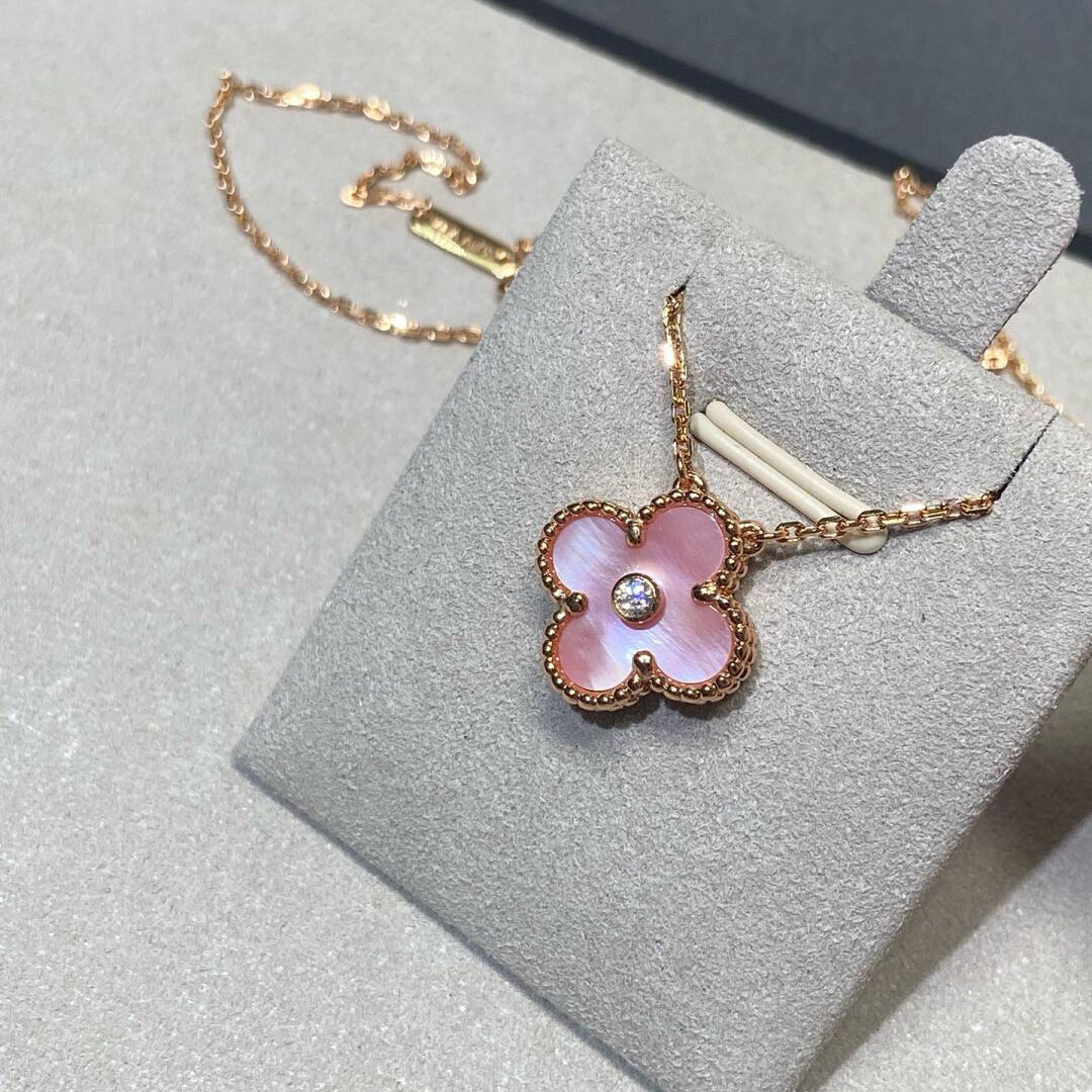 [ElanLuxe Jewelry]CLOVER 15MM DIAMOND PINK MOP NECKLACE