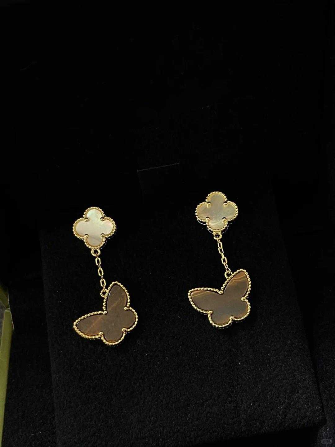 [ElanLuxe Jewelry]BUTTERFLY 2 MOTIF TIGER EYE MOP EARRINGS