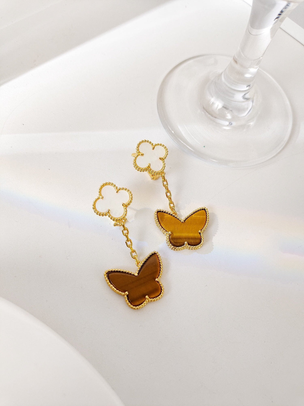 [ElanLuxe Jewelry]BUTTERFLY 2 MOTIF TIGER EYE MOP EARRINGS