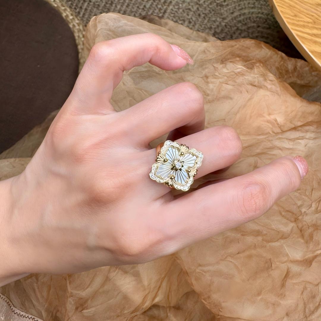 [ElanLuxe Jewelry JEWELRY] OPERA TULLE  RING WITH  ENAMEL BACKGROUND