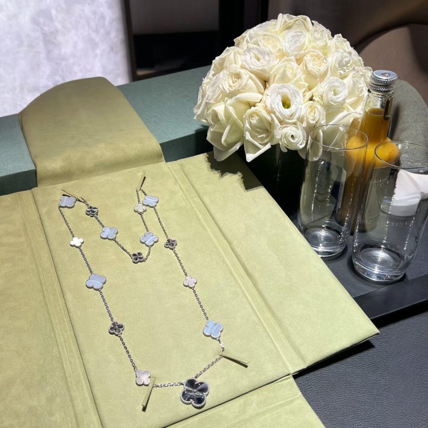 [ElanLuxe Jewelry]DETACHABLE CLOVER 15(11+4) FLOWER SILVER NECKLACE SET